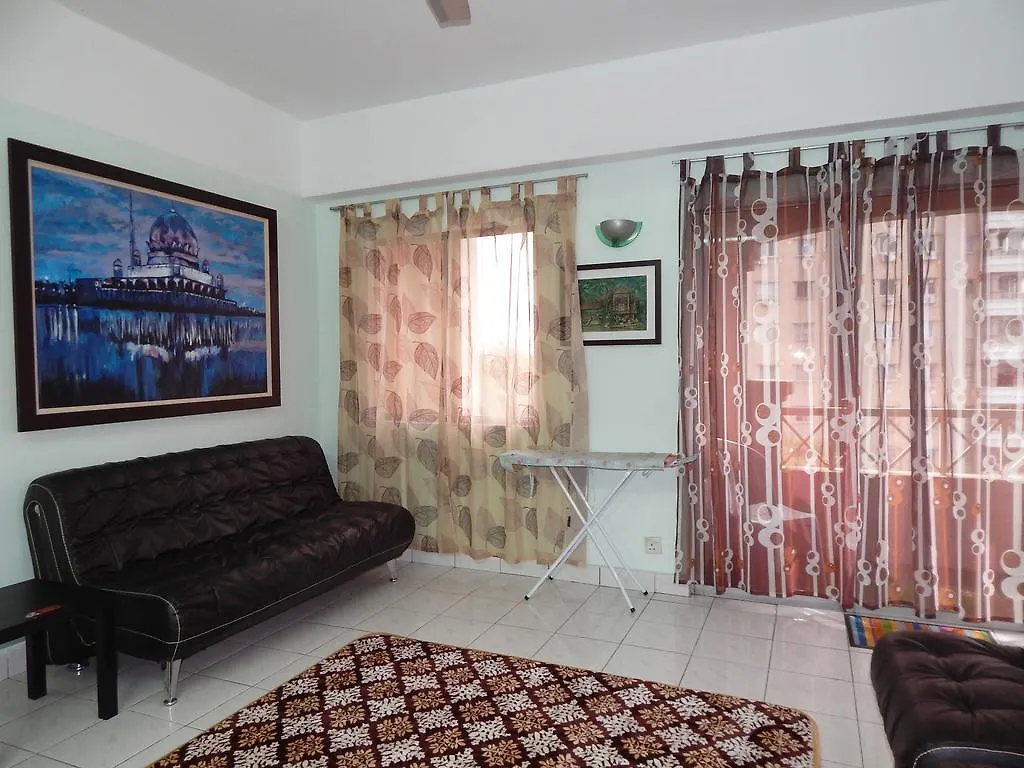 Wadi Iman Guesthouse @ Sri Mahligai Shah Alam Apartment
